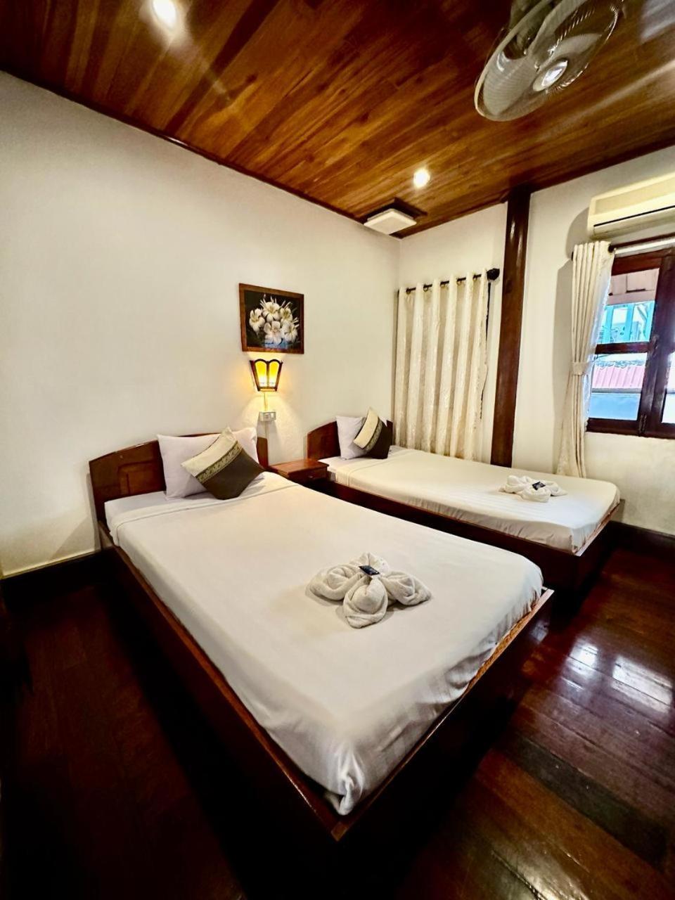 לואנג פרבאנג Rattana Guesthouse מראה חיצוני תמונה