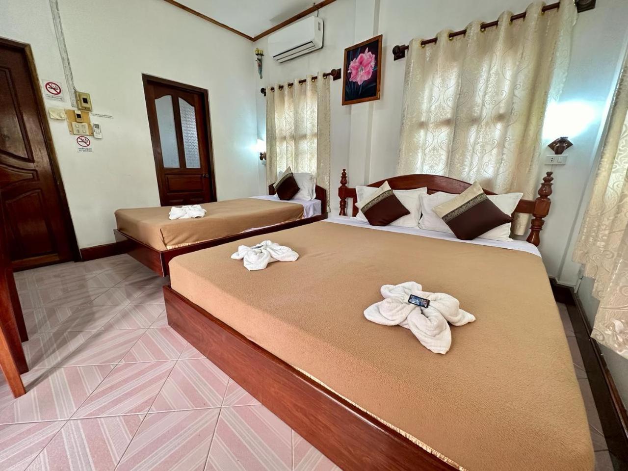 לואנג פרבאנג Rattana Guesthouse מראה חיצוני תמונה