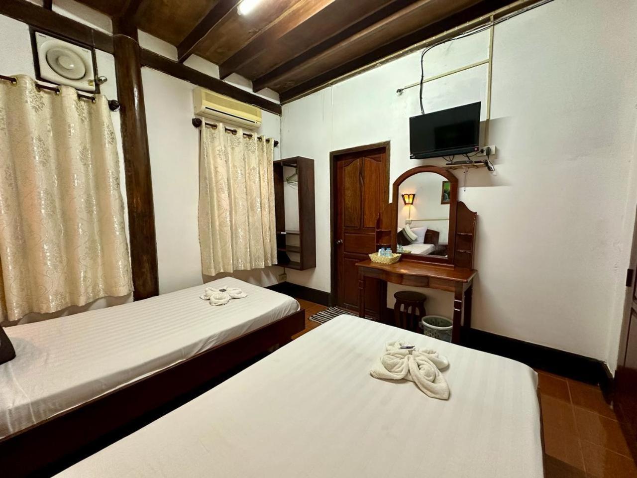 לואנג פרבאנג Rattana Guesthouse מראה חיצוני תמונה