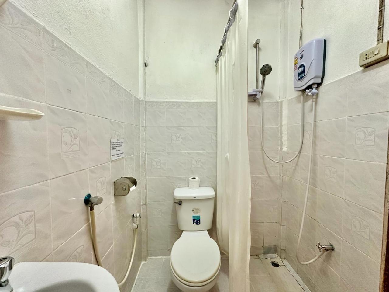 לואנג פרבאנג Rattana Guesthouse מראה חיצוני תמונה