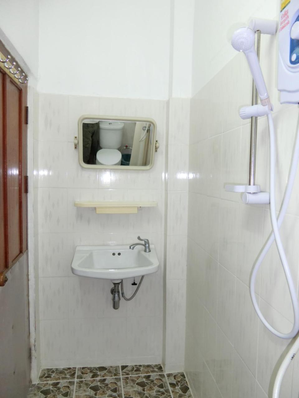 לואנג פרבאנג Rattana Guesthouse מראה חיצוני תמונה
